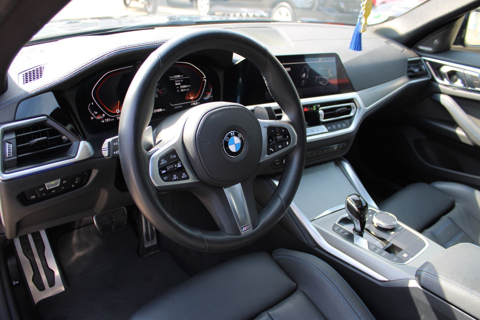 Fahrzeugabbildung BMW M440i xDrive Gran Coupé Sportsitze,Schiebedach