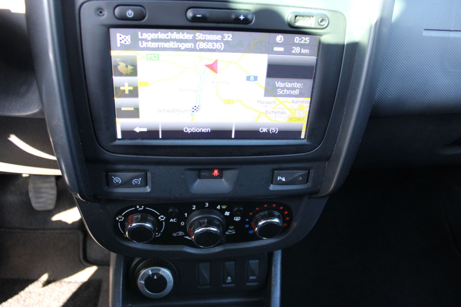 Fahrzeugabbildung Dacia Duster dCi 110 4x4 Navi,PDC,AHK