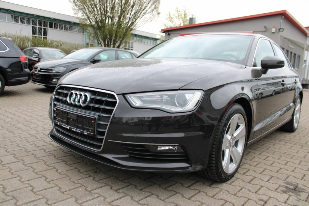 Audi A3 Lim. 2.0 TDI PDC,Navi,SHZ,LED