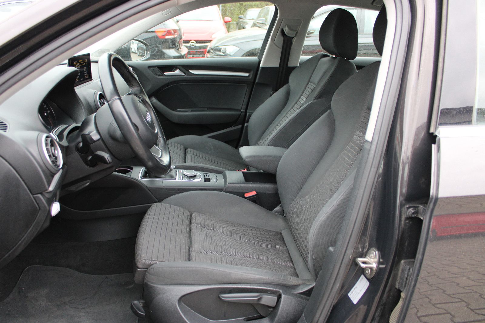 Fahrzeugabbildung Audi A3 Lim. 2.0 TDI PDC,Navi,SHZ,LED