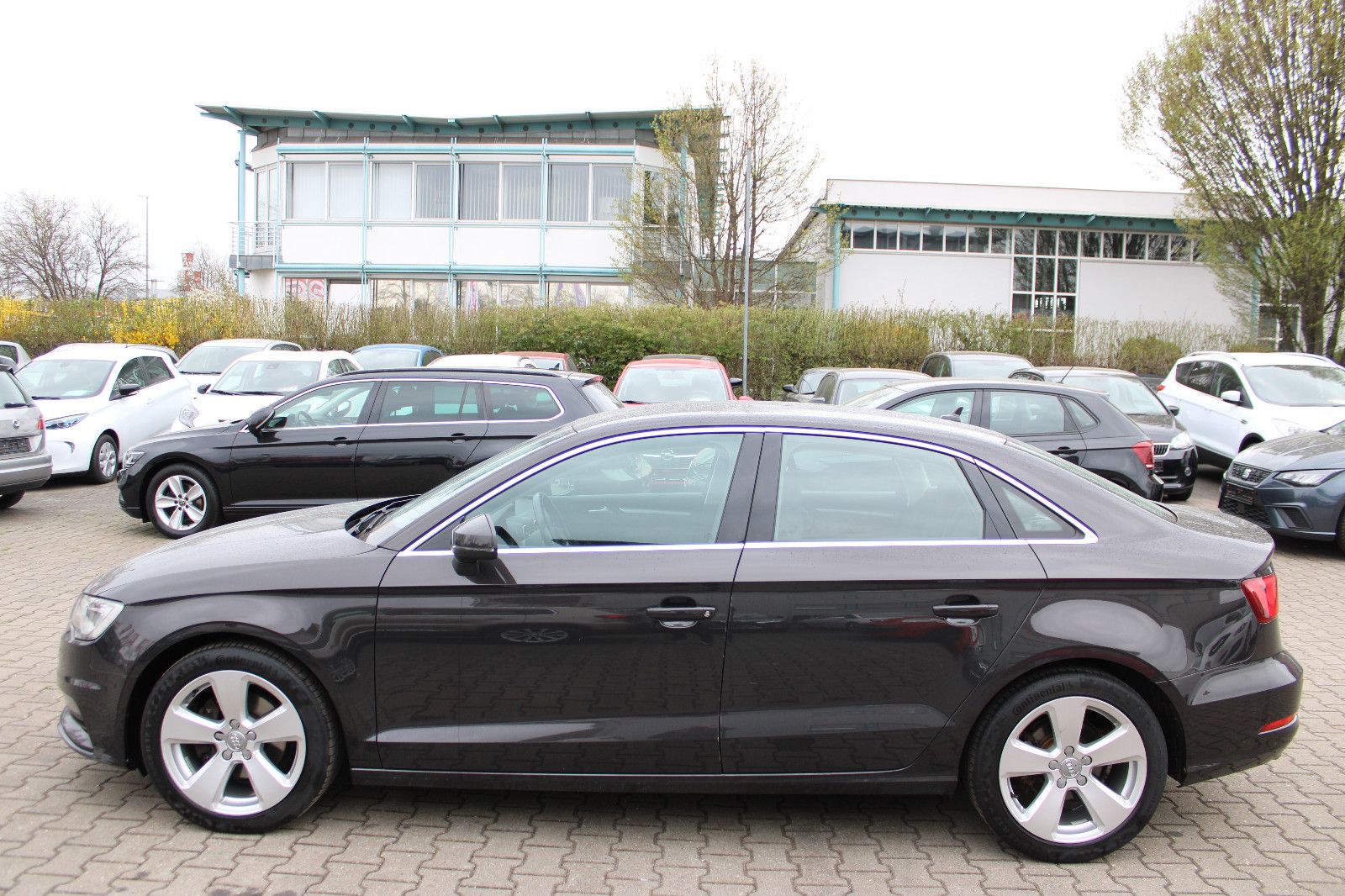 Fahrzeugabbildung Audi A3 Lim. 2.0 TDI PDC,Navi,SHZ,LED