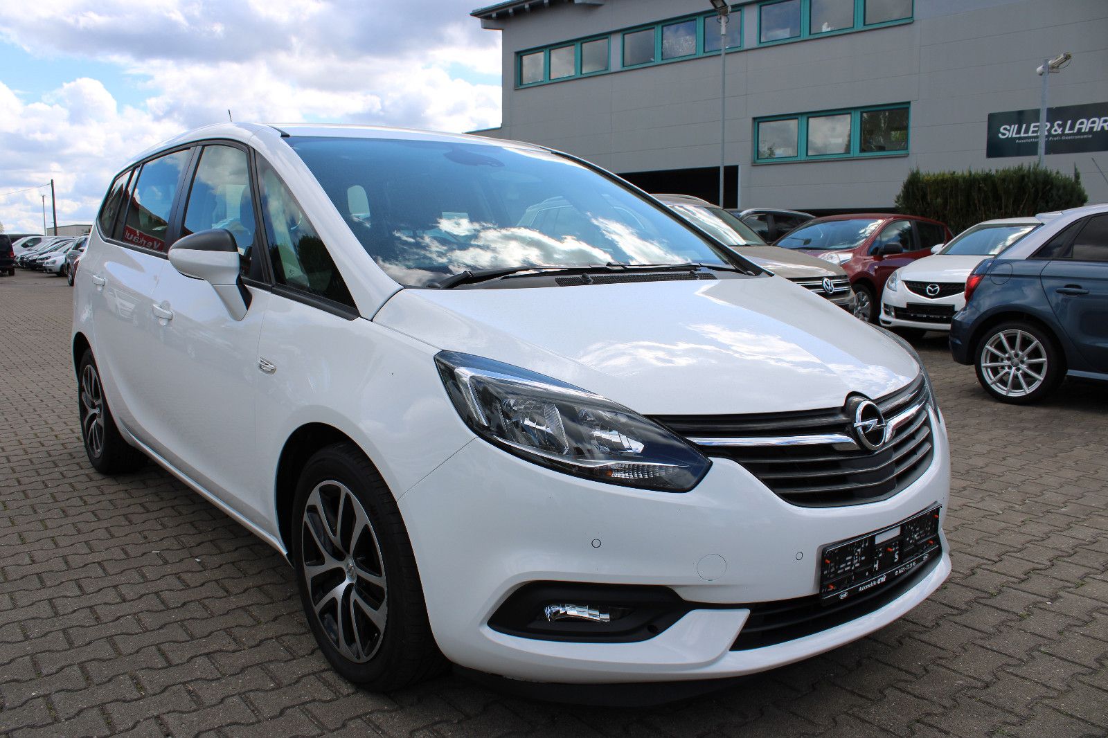 Fahrzeugabbildung Opel Zafira 2.0 CDTI Automatik,PDC,Navi,Kamera,AppleC