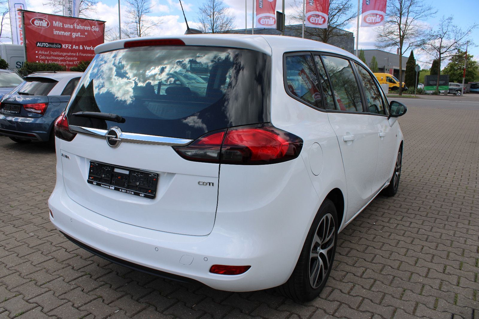 Fahrzeugabbildung Opel Zafira 2.0 CDTI Automatik,PDC,Navi,Kamera,AppleC