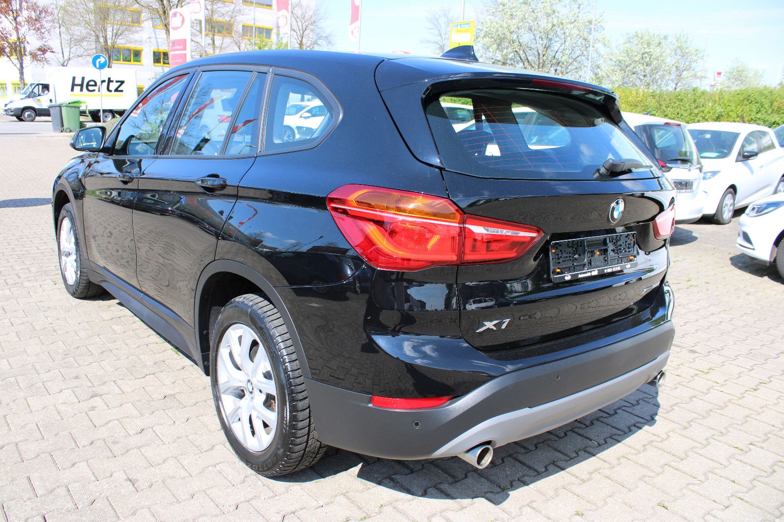 Fahrzeugabbildung BMW X1 xDrive20i Automatik Navi,PDC,SHZ,LED,17 Zoll
