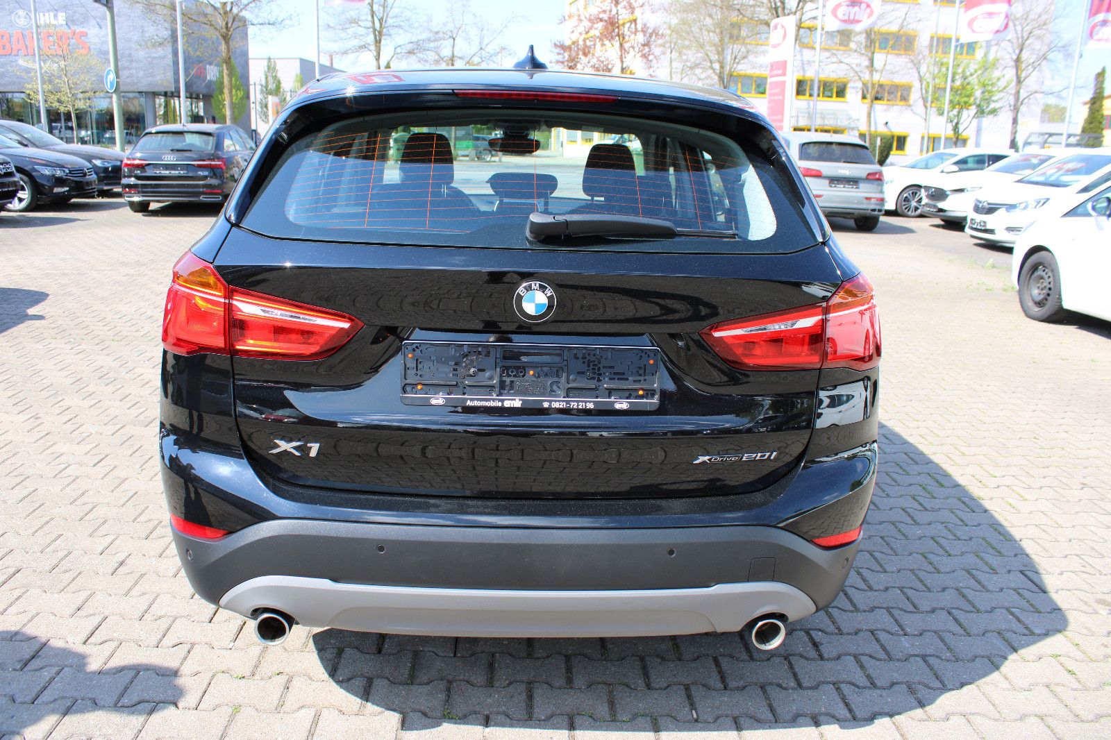 Fahrzeugabbildung BMW X1 xDrive20i Automatik Navi,PDC,SHZ,LED,17 Zoll