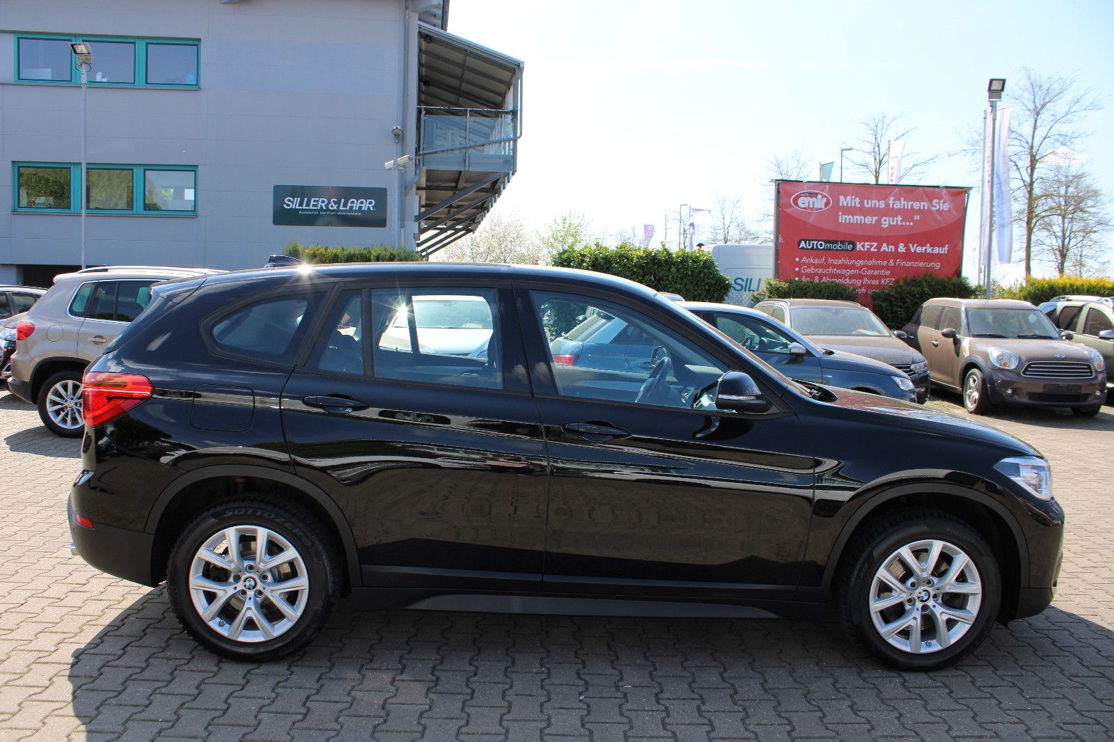 Fahrzeugabbildung BMW X1 xDrive20i Automatik Navi,PDC,SHZ,LED,17 Zoll