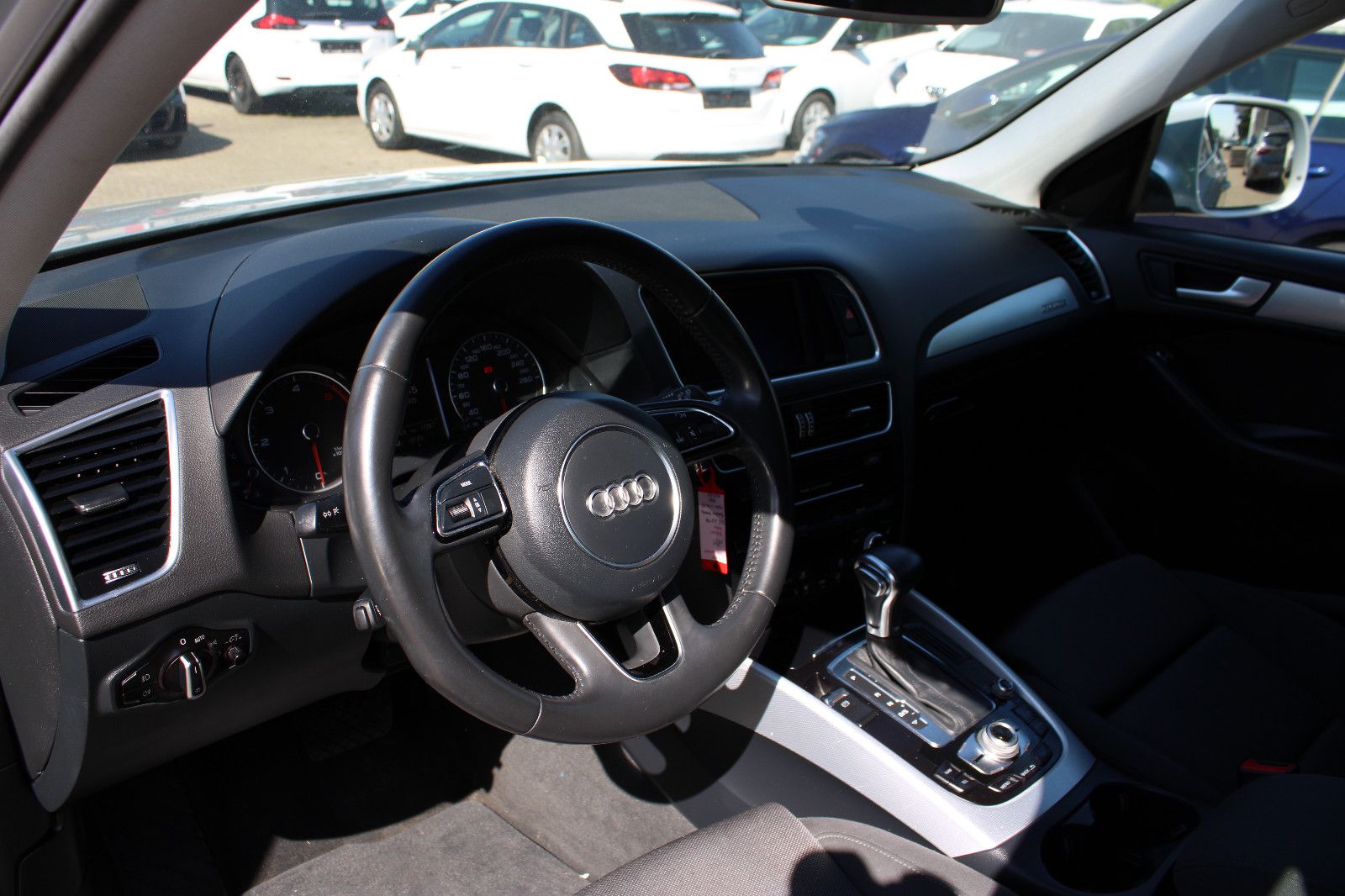 Fahrzeugabbildung Audi Q5 2.0 TDI S tronic quattro PDC,Xenon,SHZ,Navi