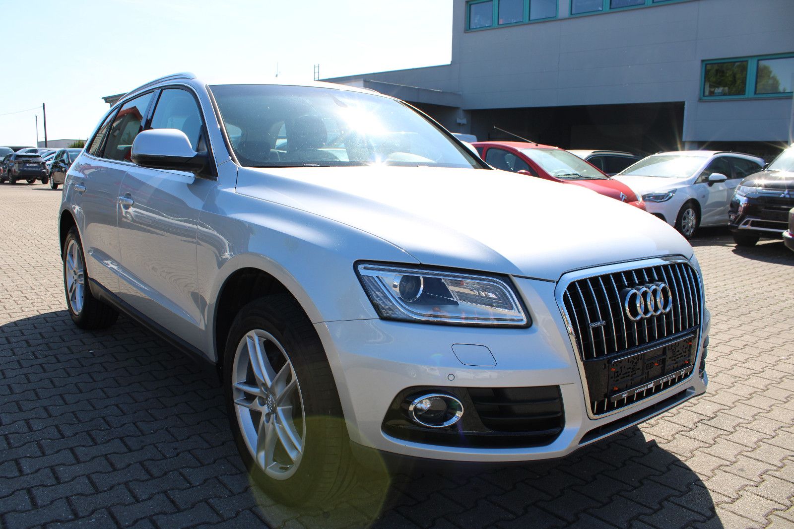 Fahrzeugabbildung Audi Q5 2.0 TDI S tronic quattro PDC,Xenon,SHZ,Navi