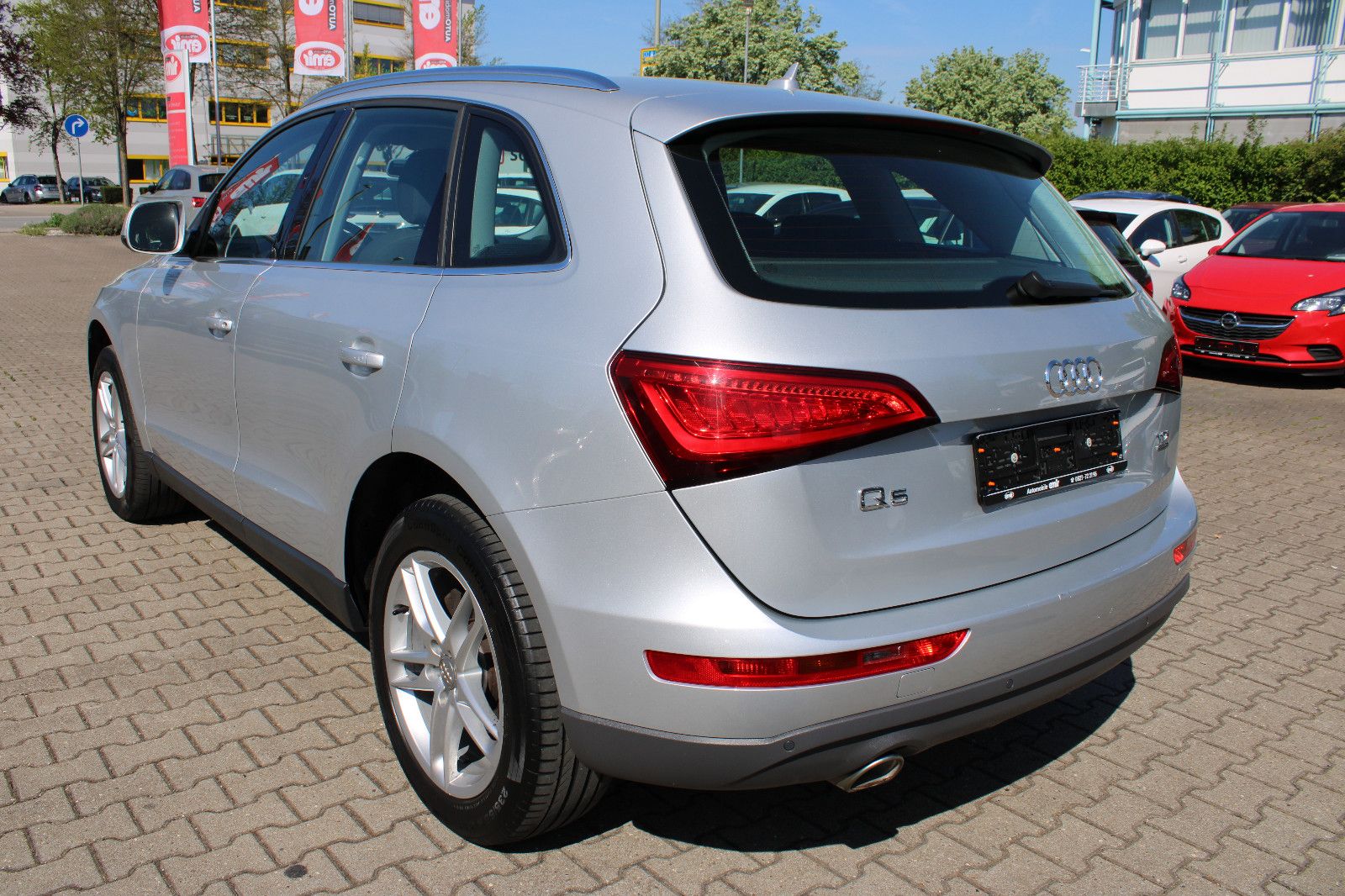 Fahrzeugabbildung Audi Q5 2.0 TDI S tronic quattro PDC,Xenon,SHZ,Navi