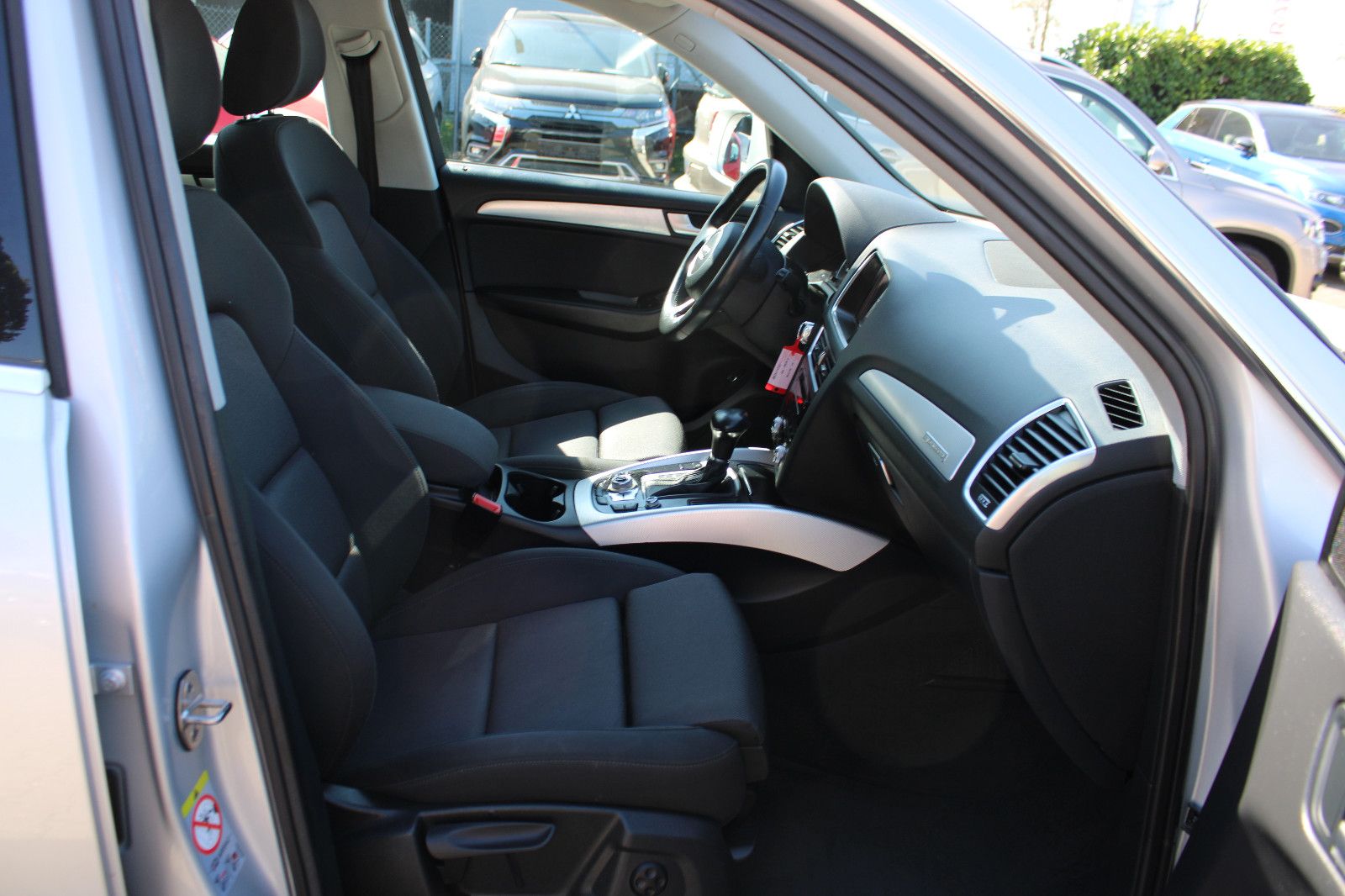 Fahrzeugabbildung Audi Q5 2.0 TDI S tronic quattro PDC,Xenon,SHZ,Navi
