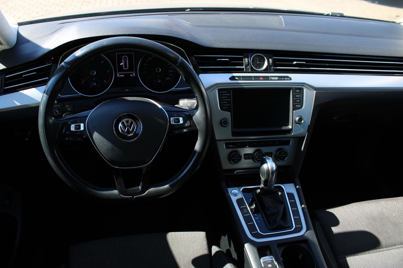 Fahrzeugabbildung Volkswagen Passat Variant 2.0 TDI DSG LED,PDC,SHZ,Navi