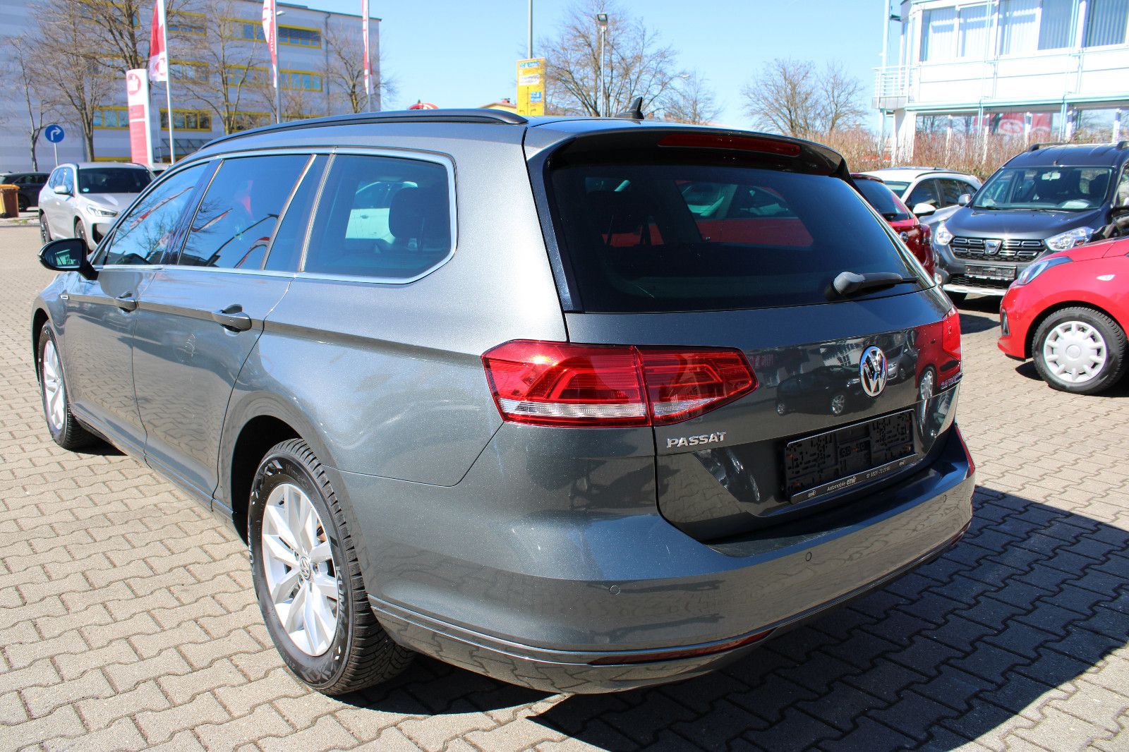Fahrzeugabbildung Volkswagen Passat Variant 2.0 TDI DSG LED,PDC,SHZ,Navi