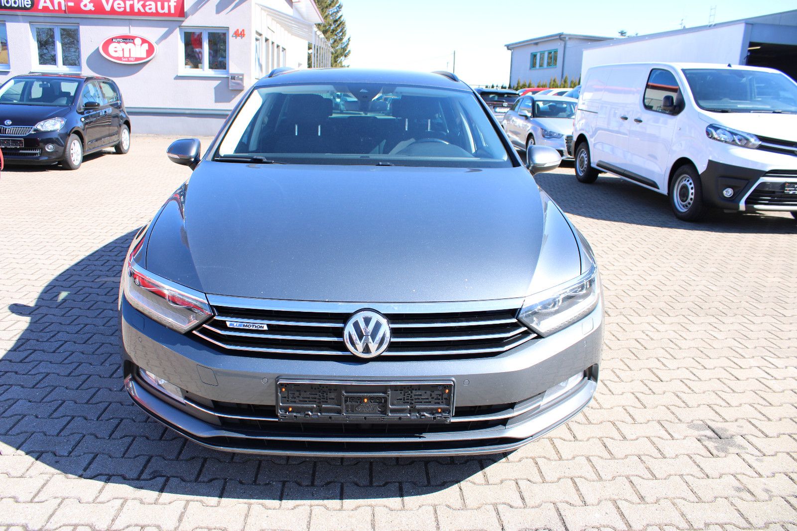 Fahrzeugabbildung Volkswagen Passat Variant 2.0 TDI DSG LED,PDC,SHZ,Navi