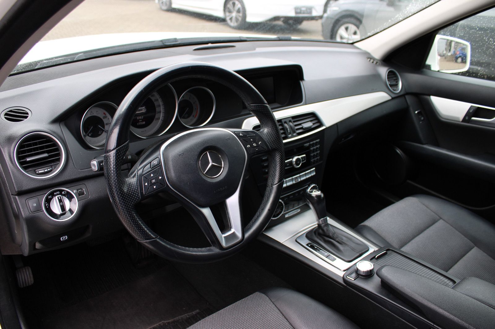 Fahrzeugabbildung Mercedes-Benz C 180 T Autom AVANTGARDE AHK,PDC,Schiebedach,SHZ