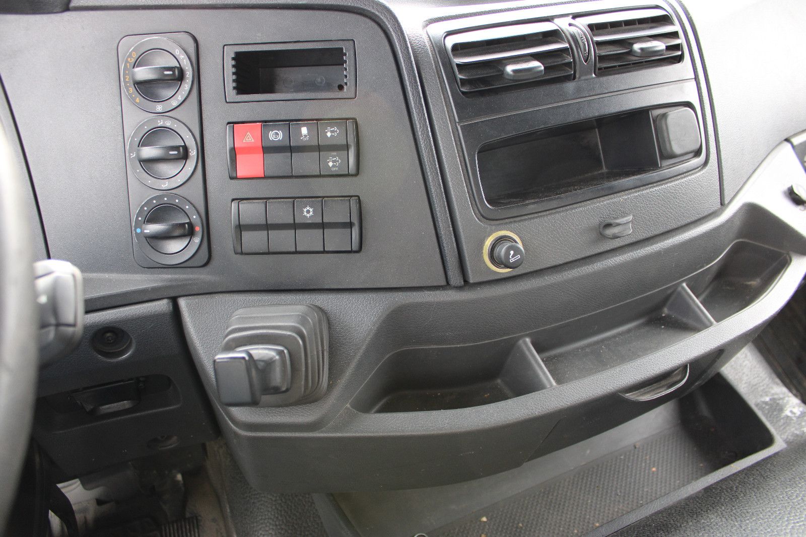 Fahrzeugabbildung Mercedes-Benz Mercedes 1224L Klima