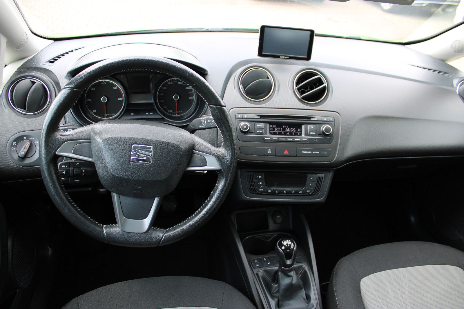 Fahrzeugabbildung SEAT Ibiza 1.6 TDI Style 4YOU Navi,PDC,Schiebedach,SH