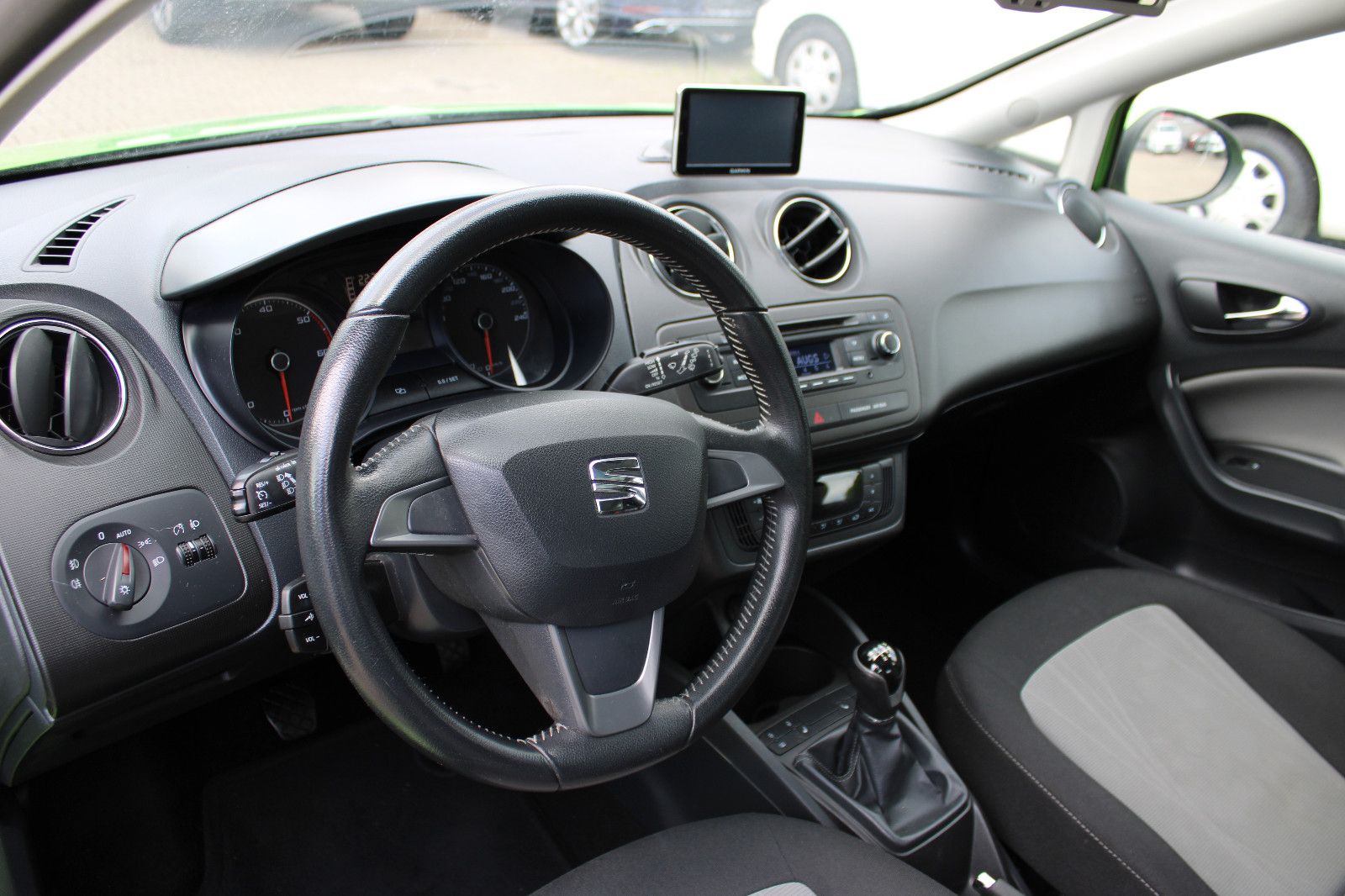 Fahrzeugabbildung SEAT Ibiza 1.6 TDI Style 4YOU Navi,PDC,Schiebedach,SH