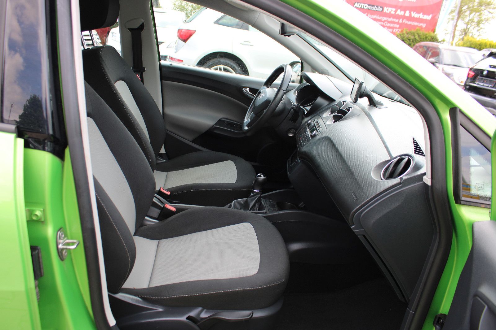 Fahrzeugabbildung SEAT Ibiza 1.6 TDI Style 4YOU Navi,PDC,Schiebedach,SH