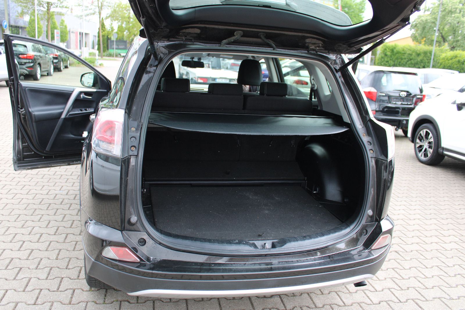 Fahrzeugabbildung Toyota RAV 4 RAV4 Hybrid Comfort