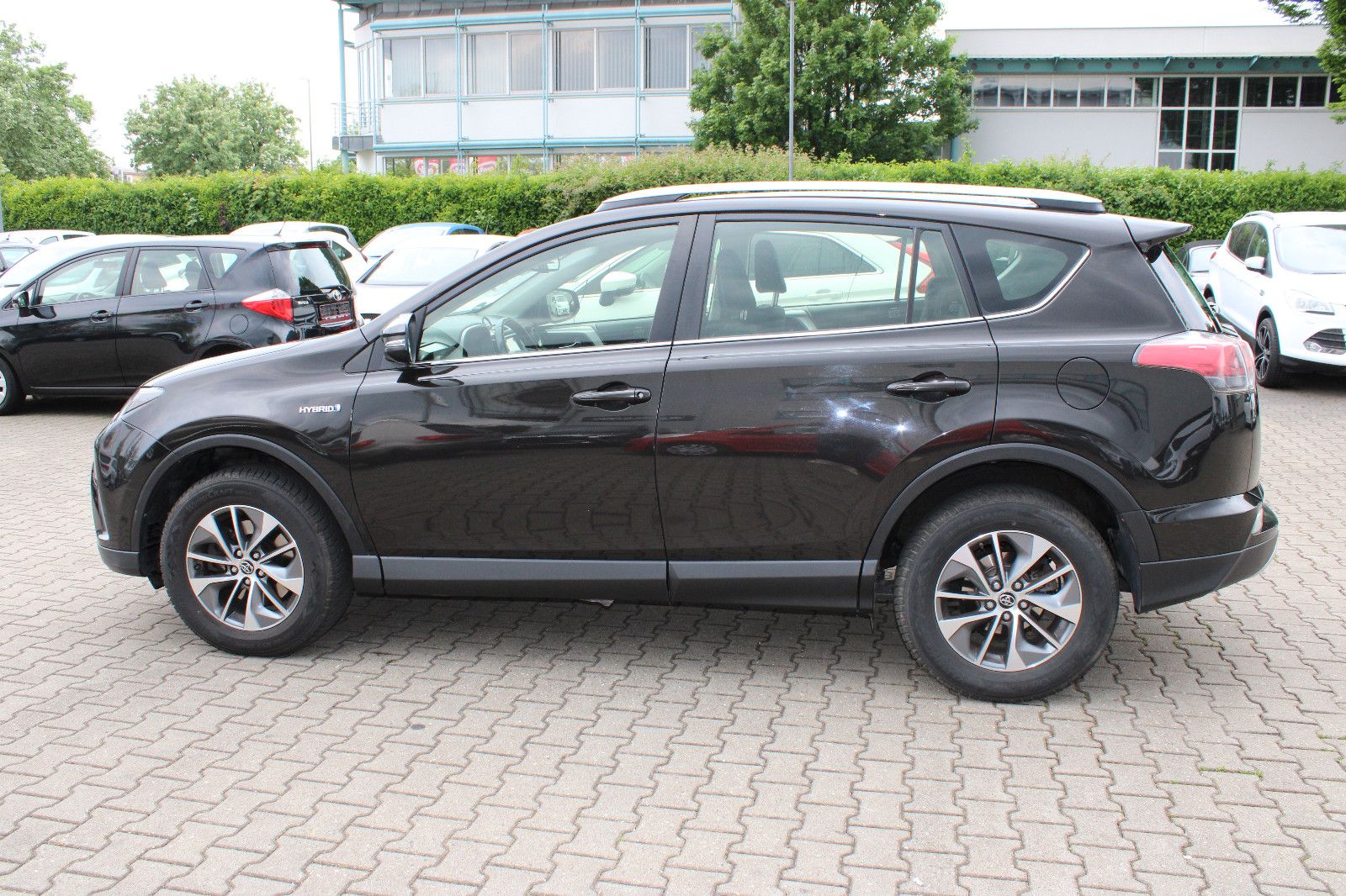 Fahrzeugabbildung Toyota RAV 4 RAV4 Hybrid Comfort