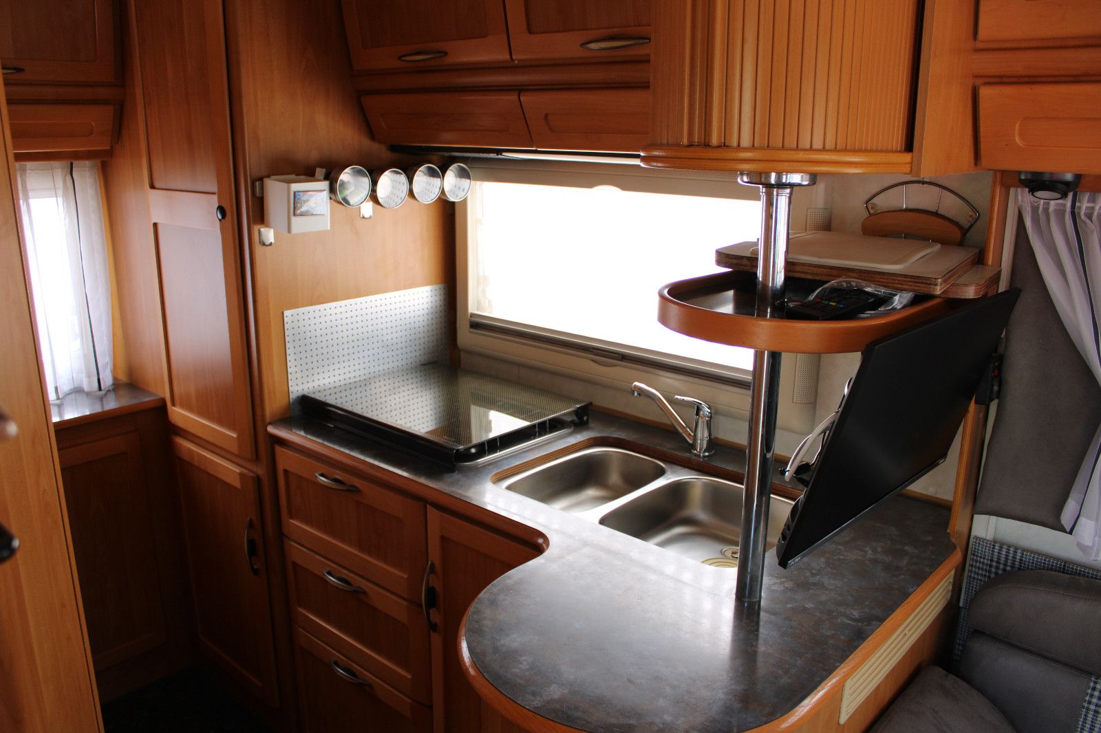 Fahrzeugabbildung HYMER / ERIBA / HYMERCAR Mercedes Hymer