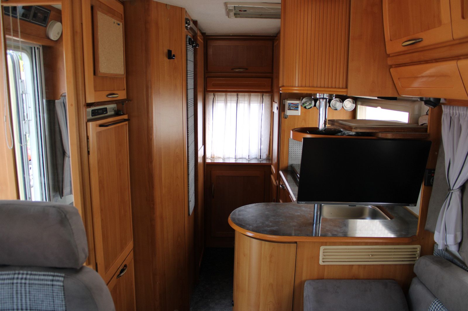 Fahrzeugabbildung HYMER / ERIBA / HYMERCAR Mercedes Hymer