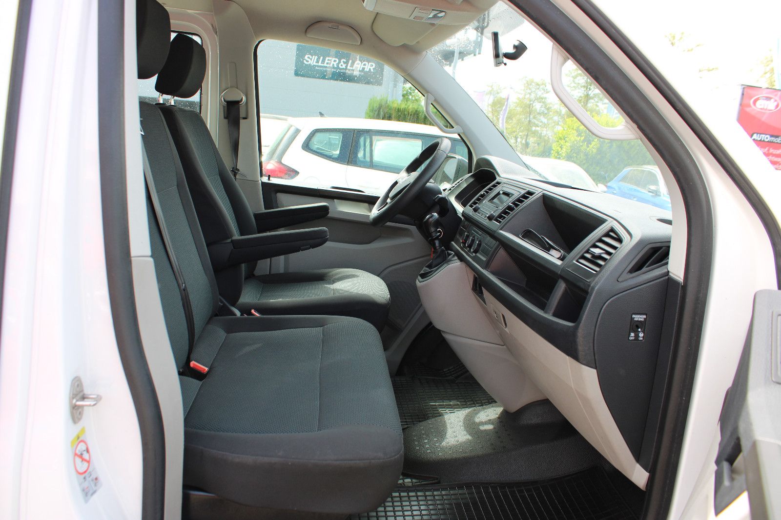 Fahrzeugabbildung Volkswagen T6 Transporter 9.Sitzer Lang Klima,AHK