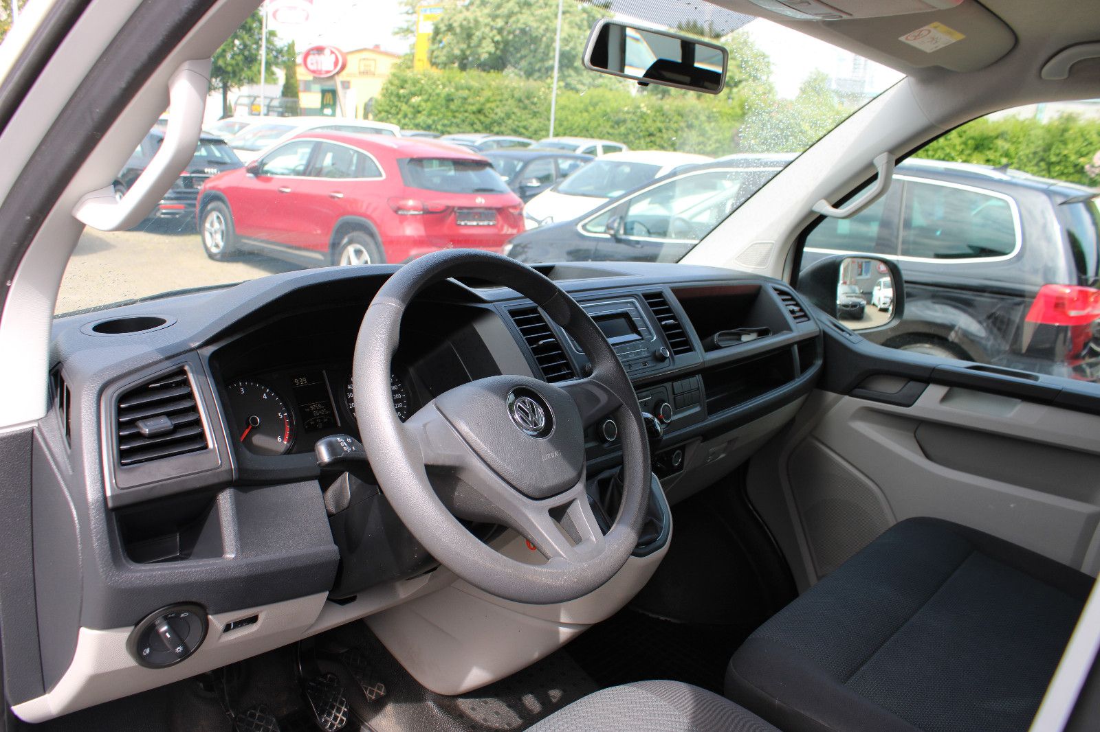 Fahrzeugabbildung Volkswagen T6 Transporter 9.Sitzer Lang Klima,AHK