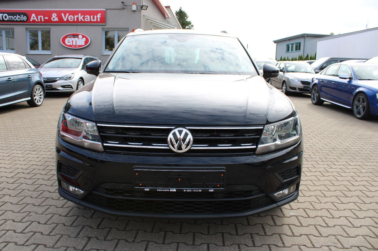 Fahrzeugabbildung Volkswagen Tiguan 2.0 TDI SCR IQ.DRIVE Navi,PDC,AHK,SHZ