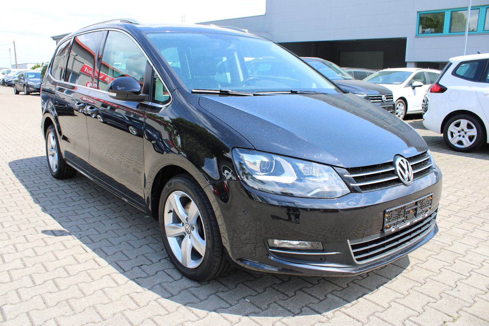 Fahrzeugabbildung Volkswagen Sharan 2.0 TDI DSG Navi,Xenon,Kamera,AHK,Leder