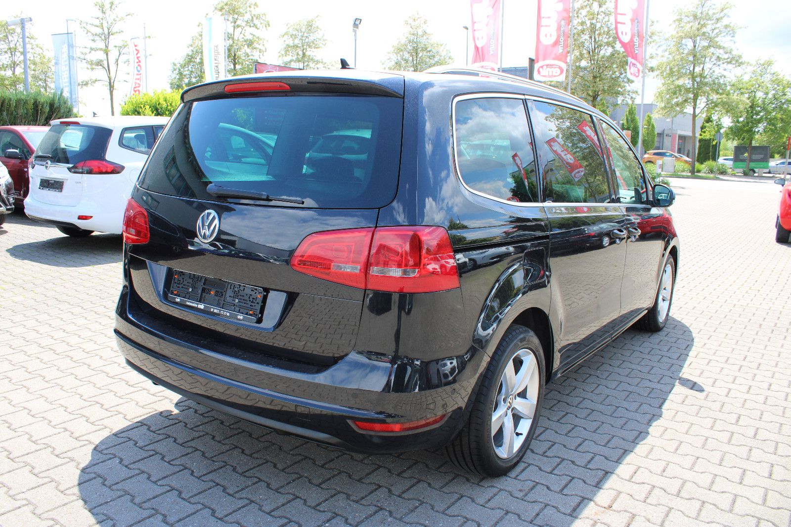 Fahrzeugabbildung Volkswagen Sharan 2.0 TDI DSG Navi,Xenon,Kamera,AHK,Leder