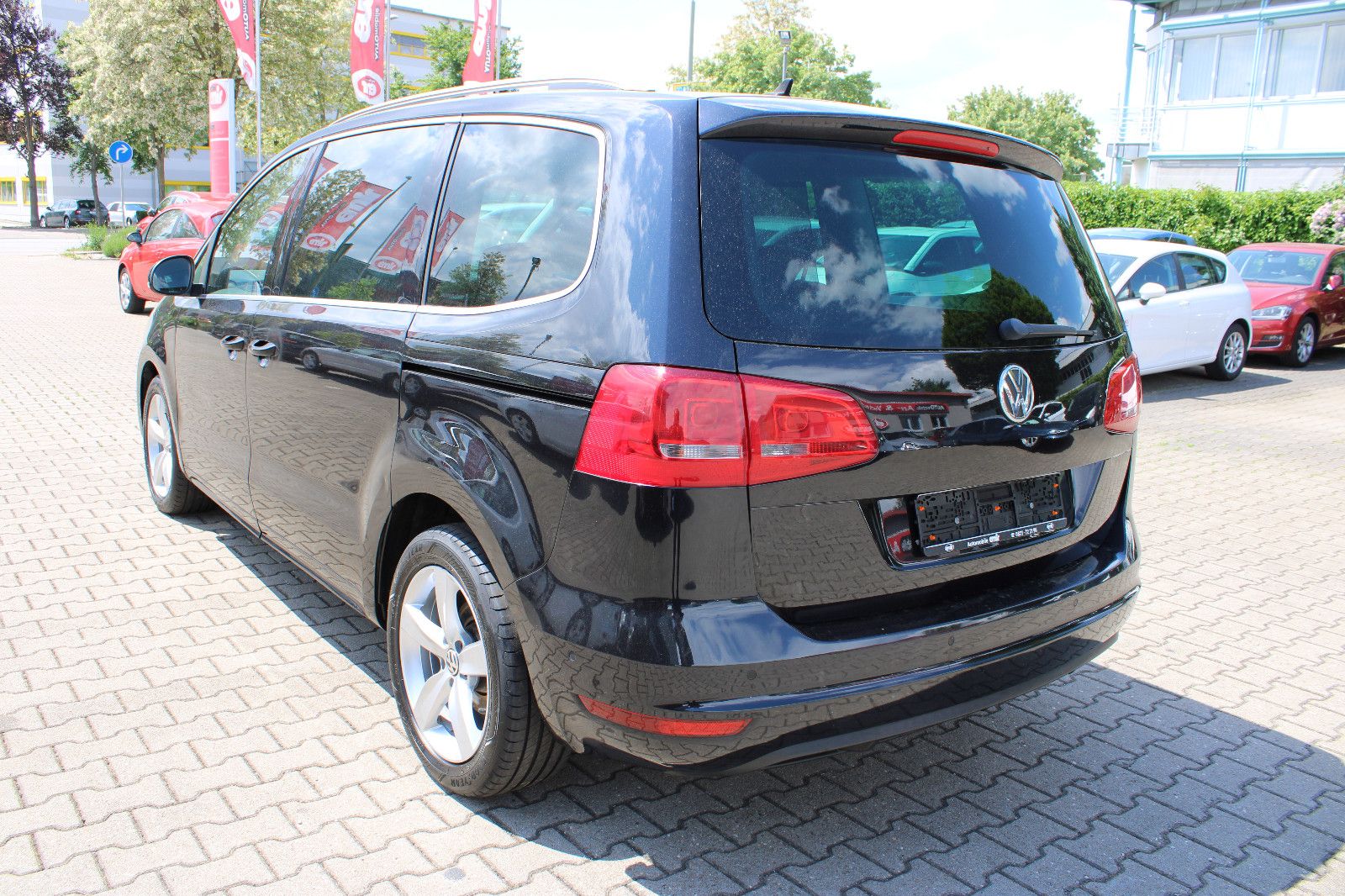 Fahrzeugabbildung Volkswagen Sharan 2.0 TDI DSG Navi,Xenon,Kamera,AHK,Leder