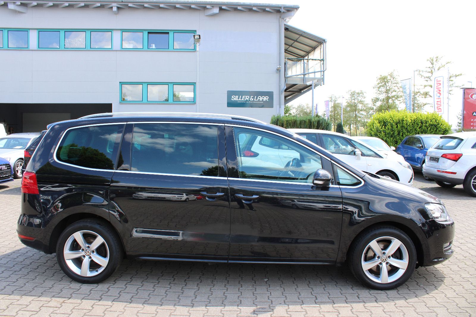 Fahrzeugabbildung Volkswagen Sharan 2.0 TDI DSG Navi,Xenon,Kamera,AHK,Leder