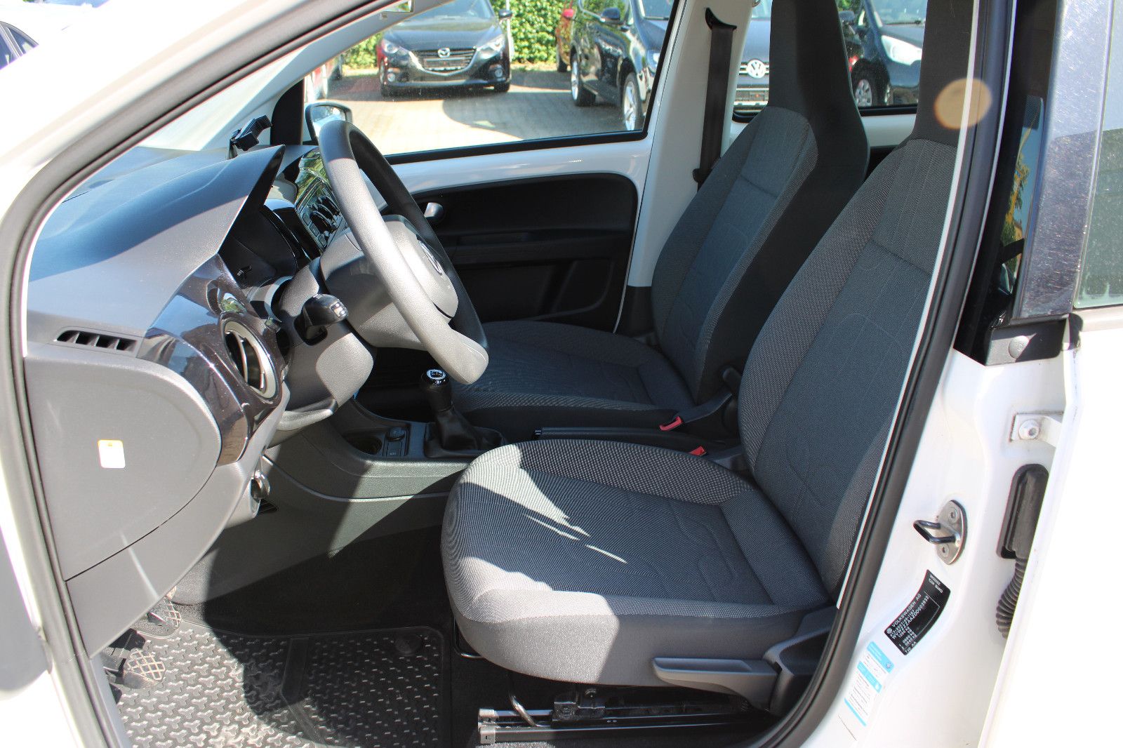 Fahrzeugabbildung Volkswagen up! 1.0 up! Klima,PDC,SHZ,Tempomat