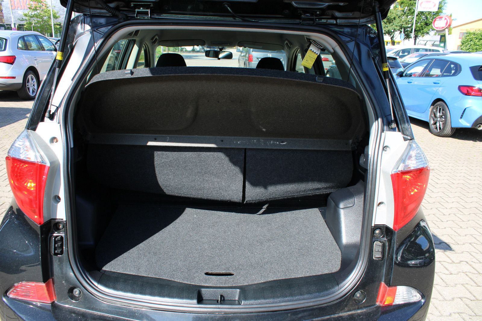 Fahrzeugabbildung Toyota Verso-S 1,4-l-D-4D AHK,Navi,Kamera,Standheizung