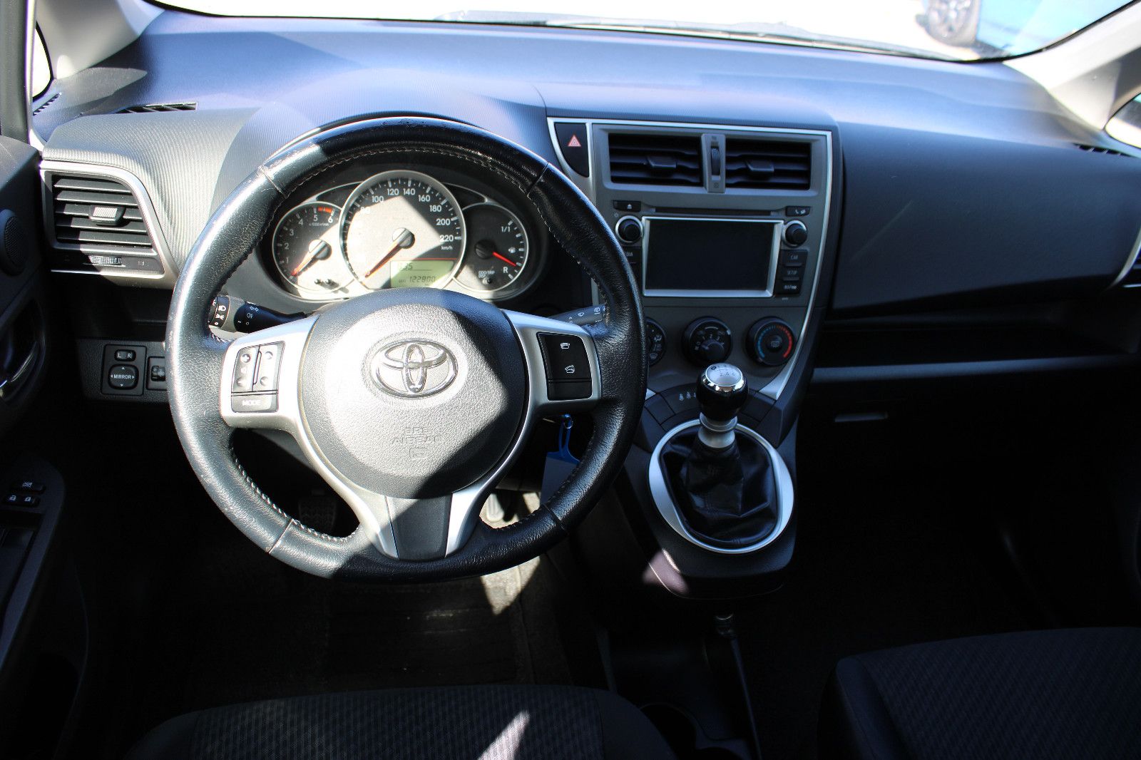 Fahrzeugabbildung Toyota Verso-S 1,4-l-D-4D AHK,Navi,Kamera,Standheizung