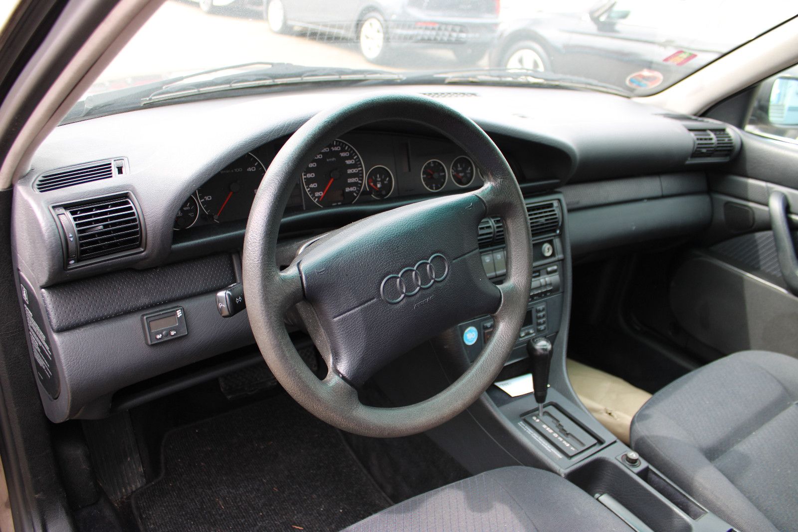 Fahrzeugabbildung Audi A6 2.5 TDI Limousine Automatik erst 140.000Km