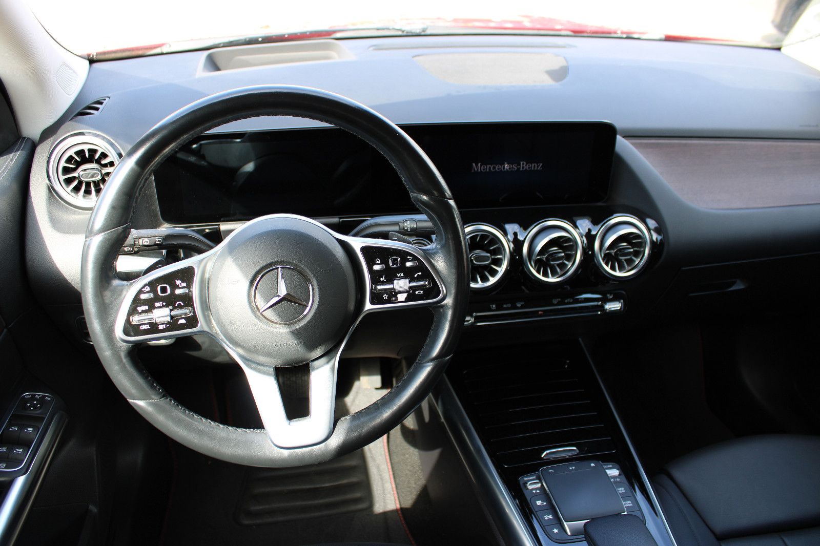 Fahrzeugabbildung Mercedes-Benz GLA 220 d 4MATIC DCT Head-Up,Navi,Leder,SHZ