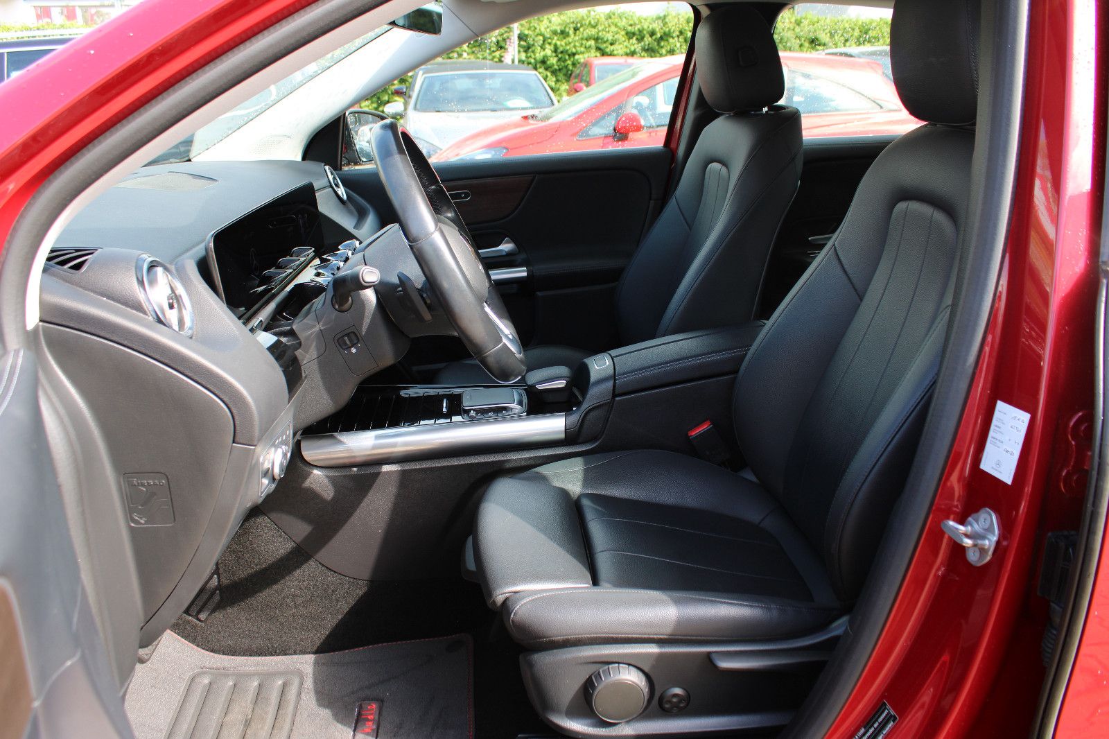 Fahrzeugabbildung Mercedes-Benz GLA 220 d 4MATIC DCT Head-Up,Navi,Leder,SHZ
