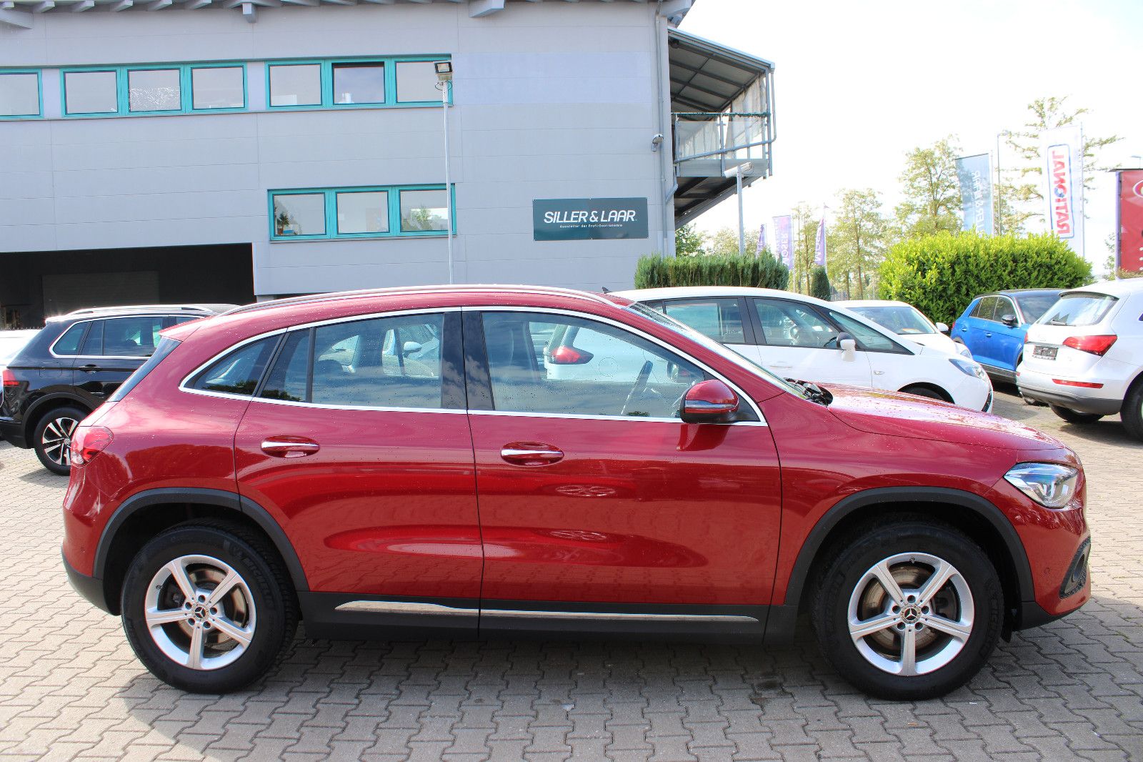 Fahrzeugabbildung Mercedes-Benz GLA 220 d 4MATIC DCT Head-Up,Navi,Leder,SHZ