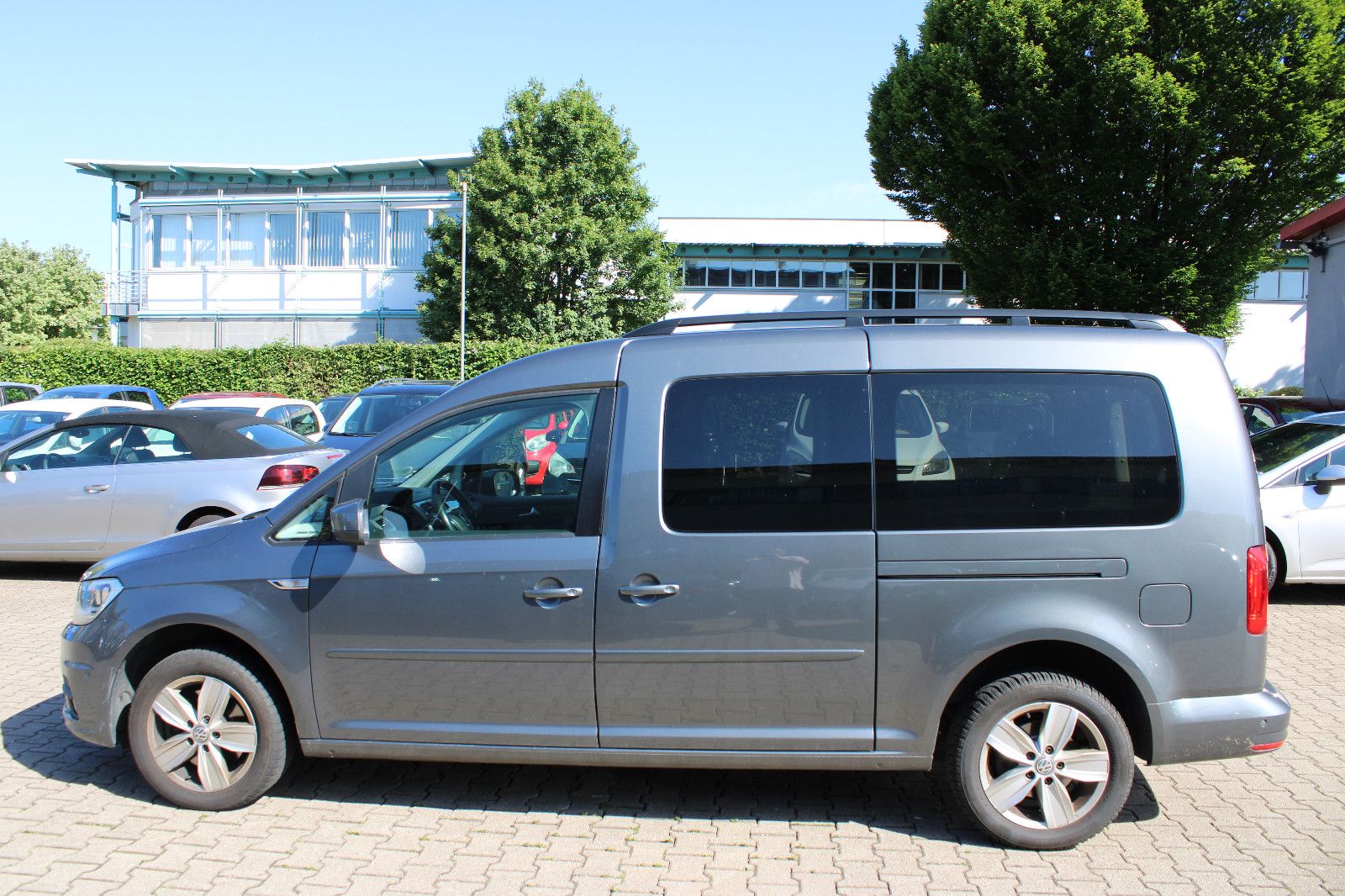 Fahrzeugabbildung Volkswagen Caddy 1,4TGI Maxi 7.Sitzer Navi,Kamera,SHZ,Klima