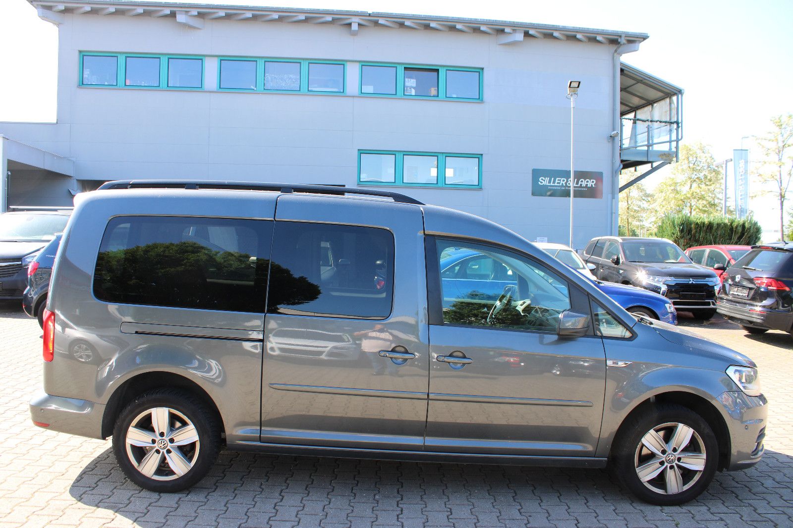 Fahrzeugabbildung Volkswagen Caddy 1,4TGI Maxi 7.Sitzer Navi,Kamera,SHZ,Klima