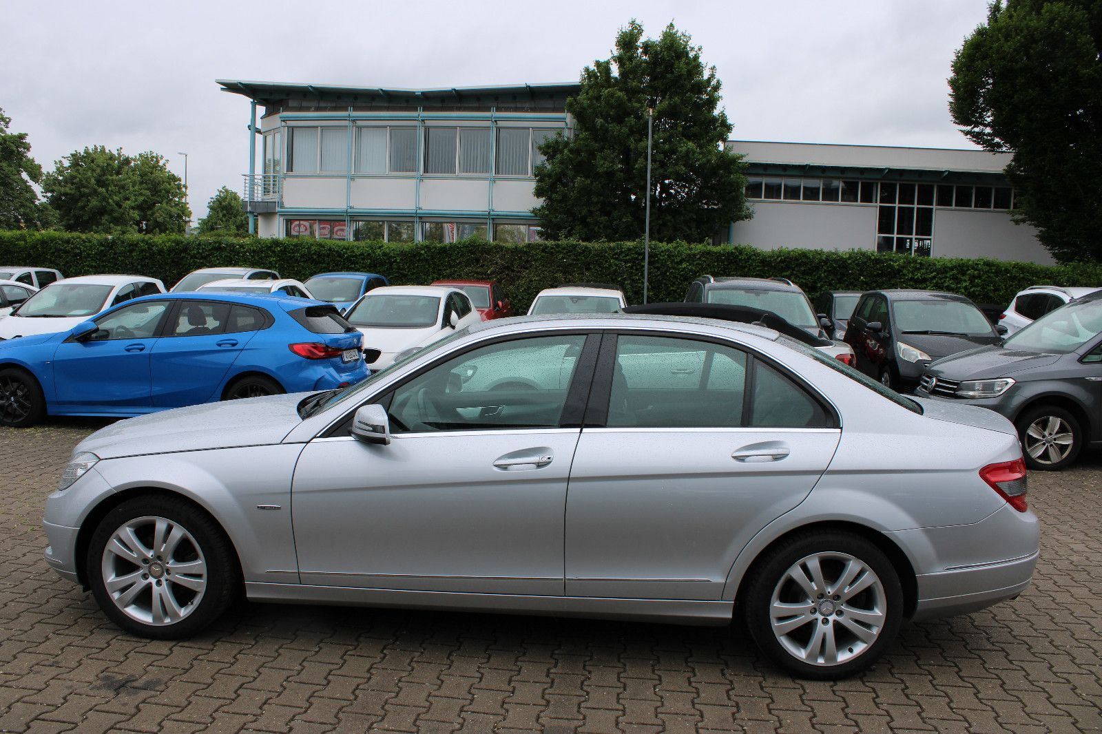 Fahrzeugabbildung Mercedes-Benz C 180 Kompressor Autom. Navi,SHZ,Leder,Bluetoo