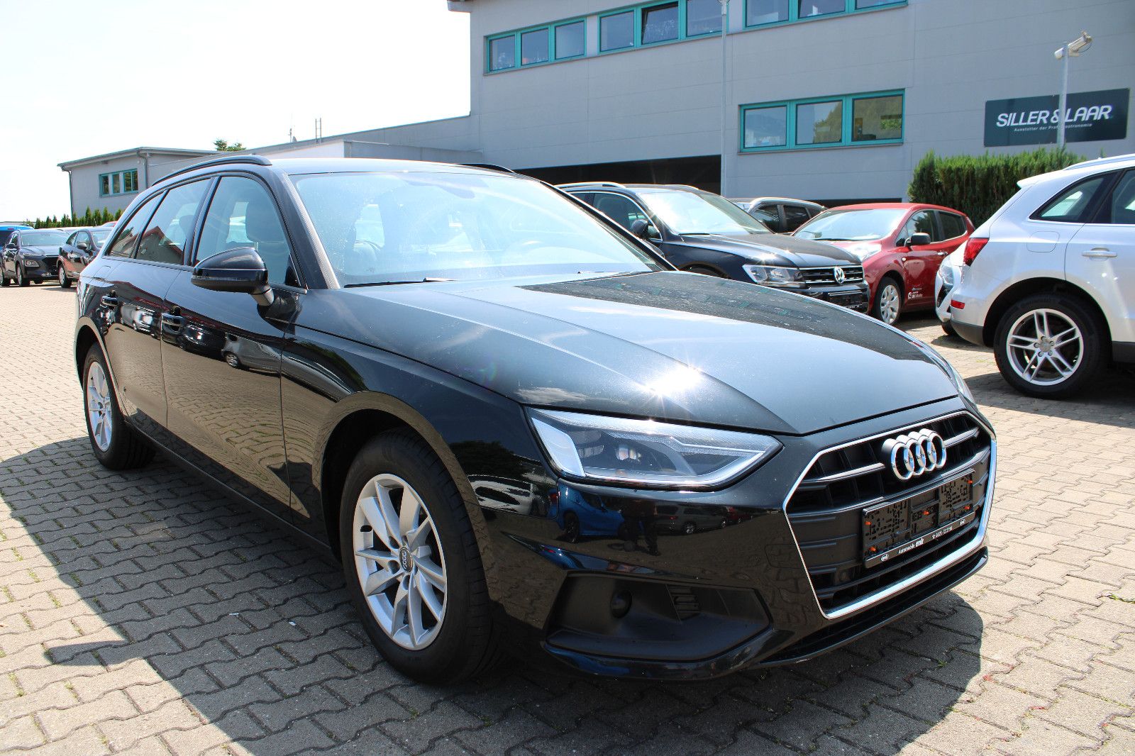 Fahrzeugabbildung Audi A4 30 TDI S tronic Avant Navi,Leder,LED,PDC