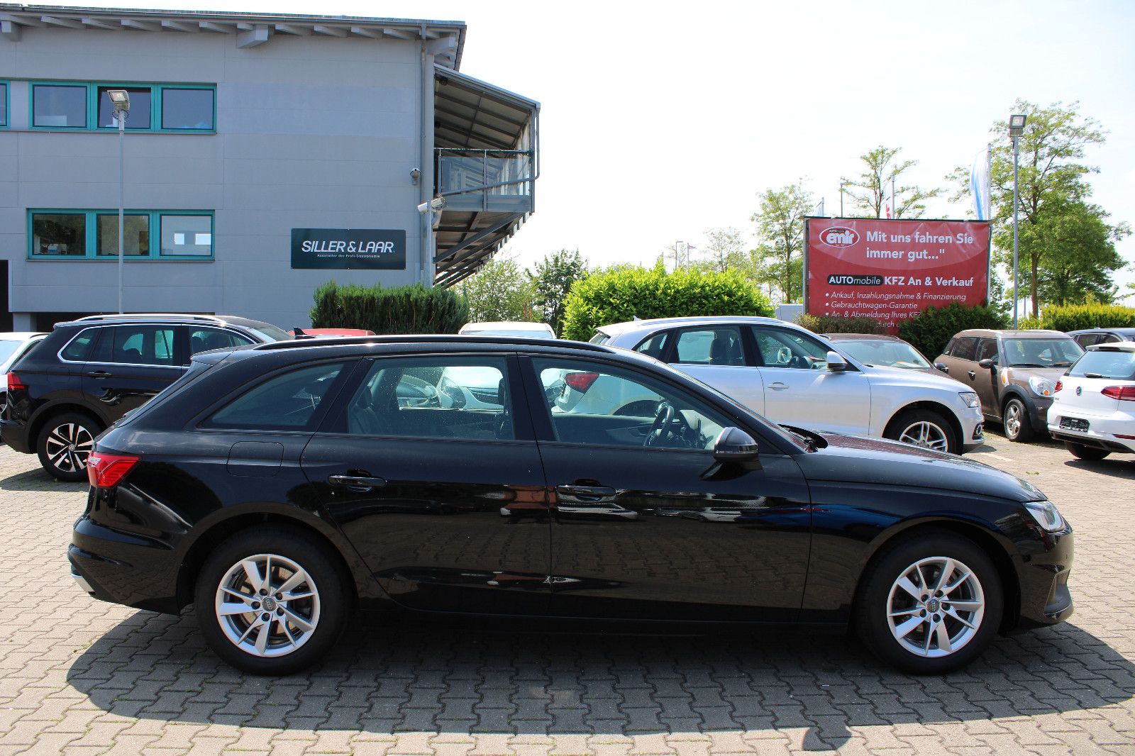 Fahrzeugabbildung Audi A4 30 TDI S tronic Avant Navi,Leder,LED,PDC