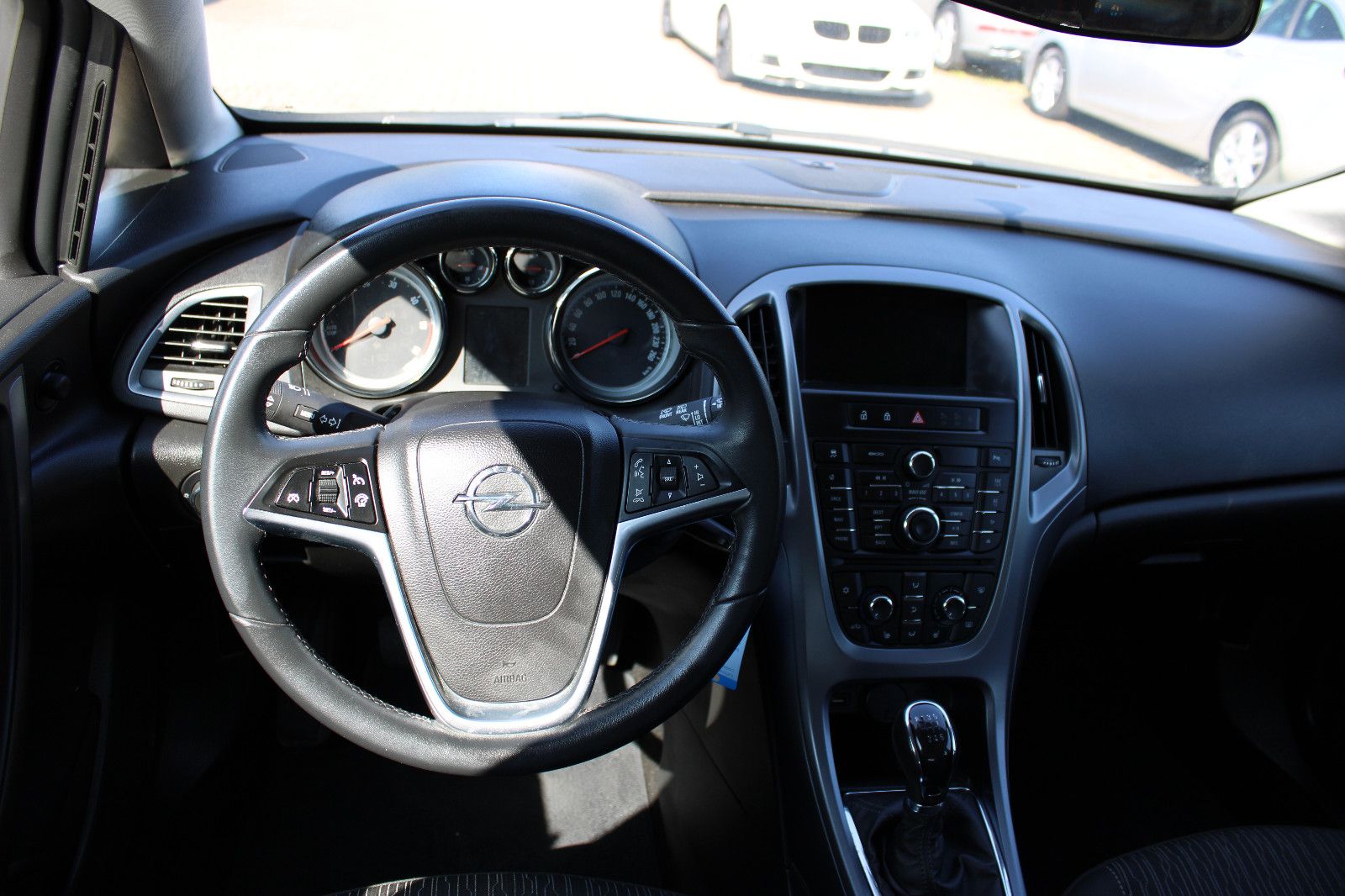 Fahrzeugabbildung Opel Astra Sp. T. 1.6 CDTI Navi,SHZ,PDC,Klima 1.Hand