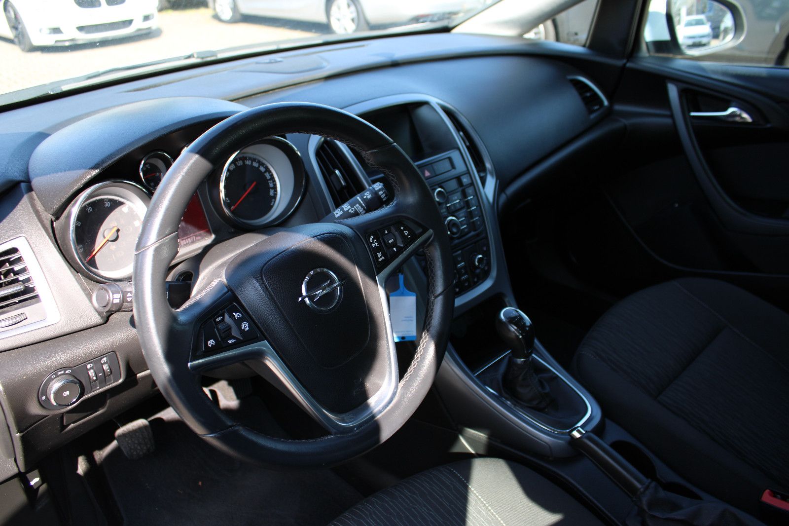 Fahrzeugabbildung Opel Astra Sp. T. 1.6 CDTI Navi,SHZ,PDC,Klima 1.Hand