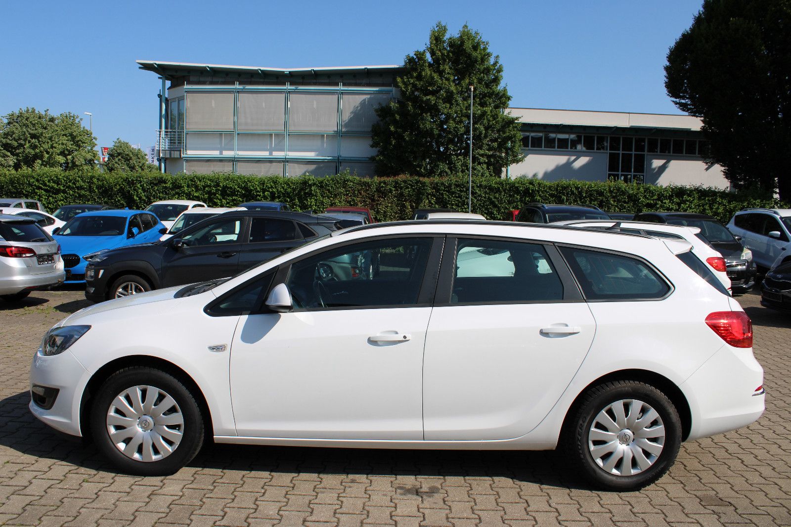 Fahrzeugabbildung Opel Astra Sp. T. 1.6 CDTI Navi,SHZ,PDC,Klima 1.Hand