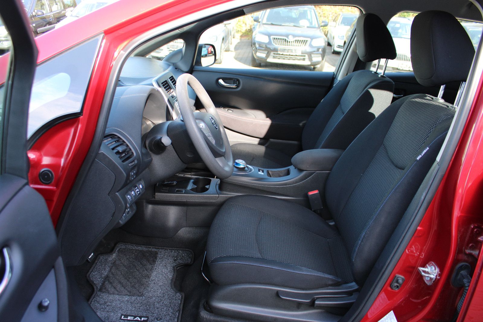 Fahrzeugabbildung Nissan Leaf Navi,Kamera 1.Hand  24kWh Battery