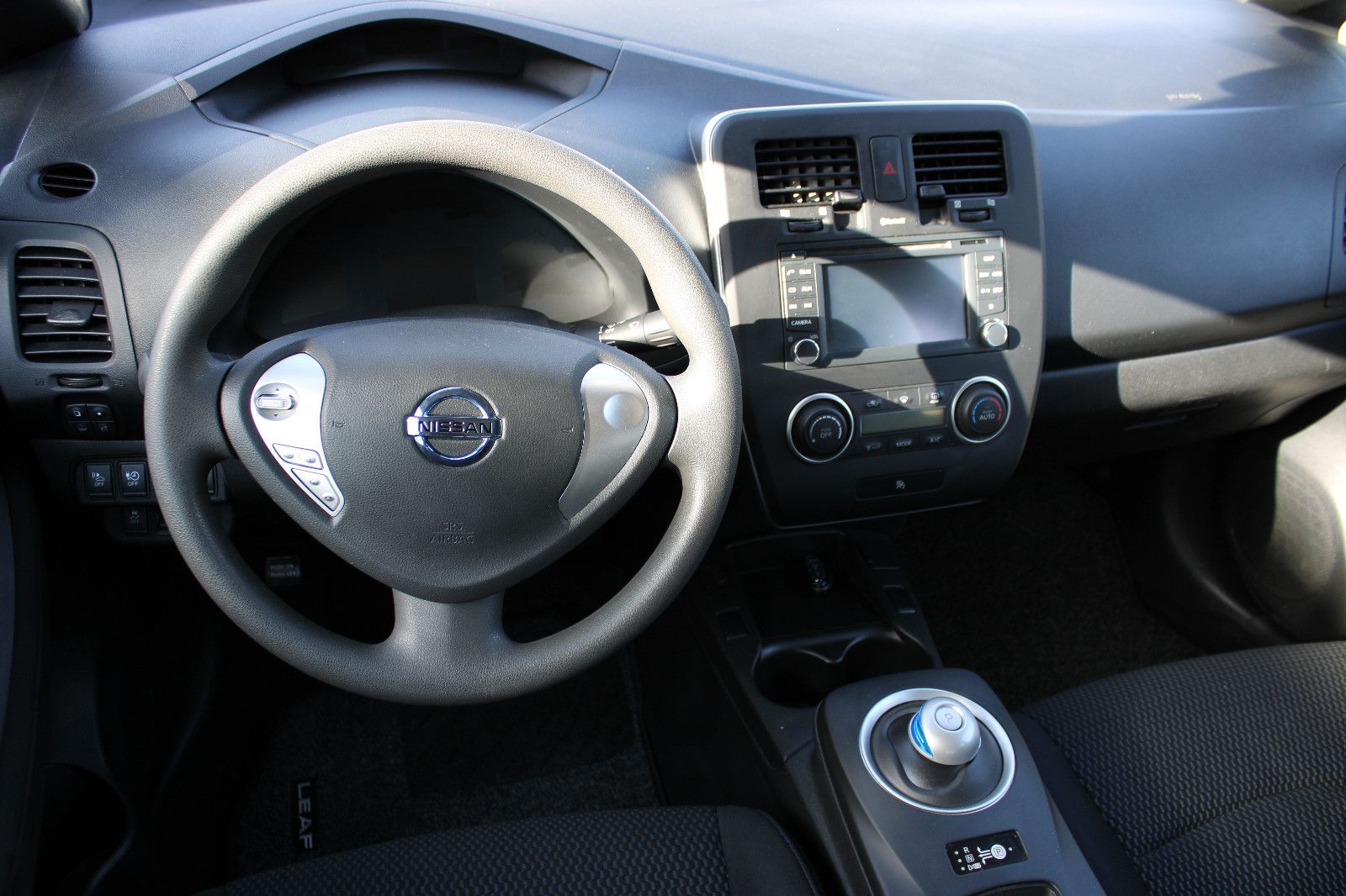 Fahrzeugabbildung Nissan Leaf Navi,Kamera 1.Hand  24kWh Battery
